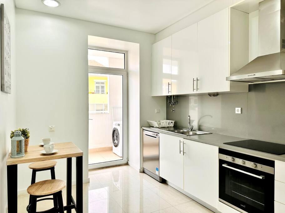 Lucky Alameda Apartment Lisbon Exterior photo
